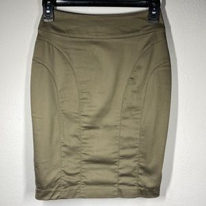 H&M Olive Green Pencil Skirt 🫒